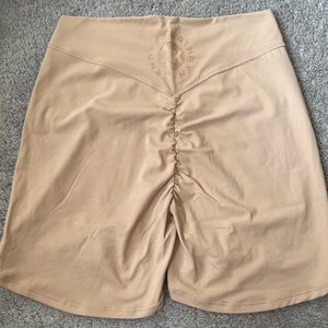 GYMSHARK KK FIT SHORTS